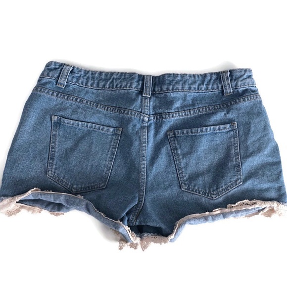 Forever 21 Vintage destroyed lace trim jean shorts - Picture 5 of 5